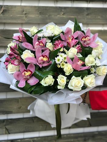 Букет цветов из: Розы и Хризантемы в Щеглово