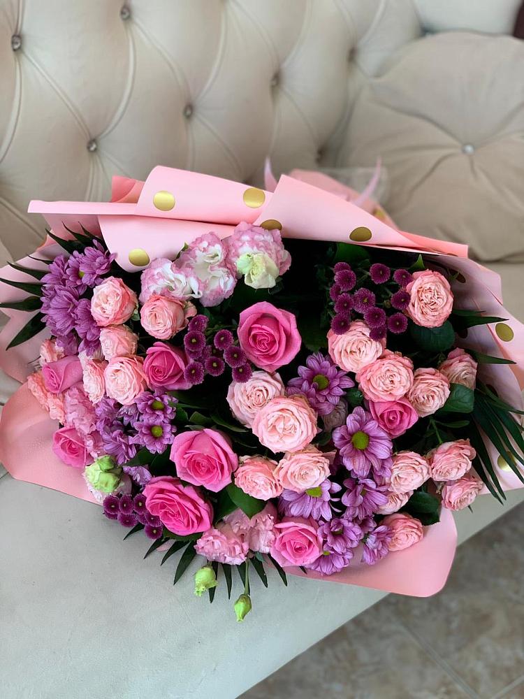 Букет цветов из: Хризантемы, Розы и Лизиантусы в Щеглово