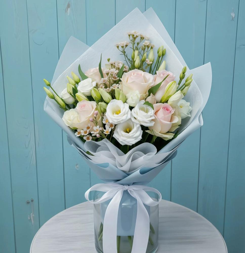 Букет цветов из: Розы и Лизиантусы в Щеглово