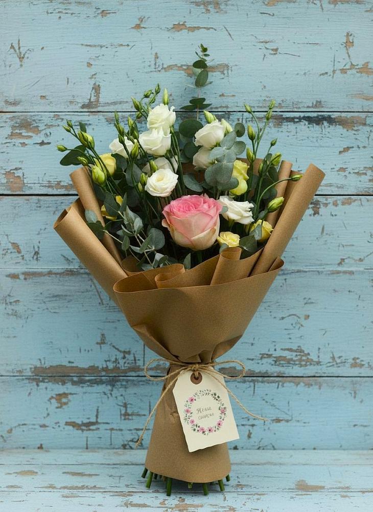 Букет цветов из: Розы и Лизиантусы в Щеглово