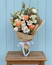 Букет цветов из:  Альстромерии, Лизиантусы, Розы и Хризантемы в Щеглово
