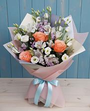 Букет цветов из:  Лизиантусы, Розы, Альстромерии и Гипсофила в Щеглово