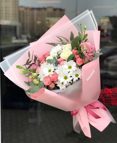Букет цветов из: Розы, Лизиантусы и Хризантемы в Щеглово