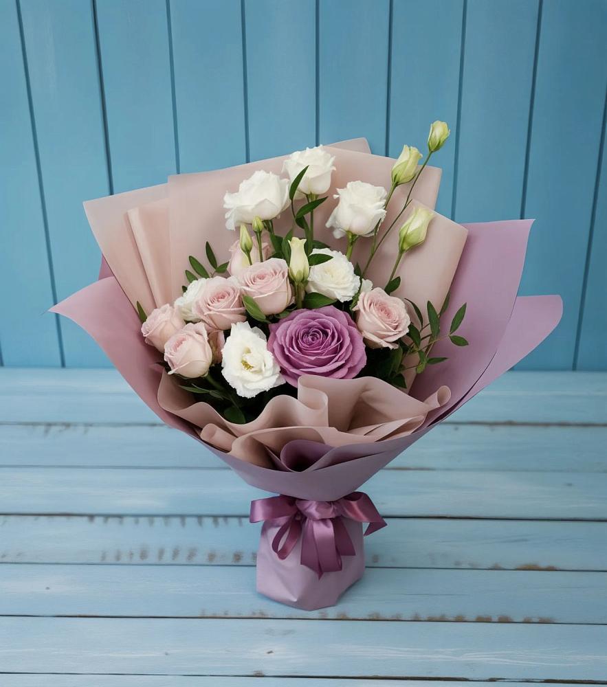 Букет цветов из: Розы и Лизиантусы в Щеглово